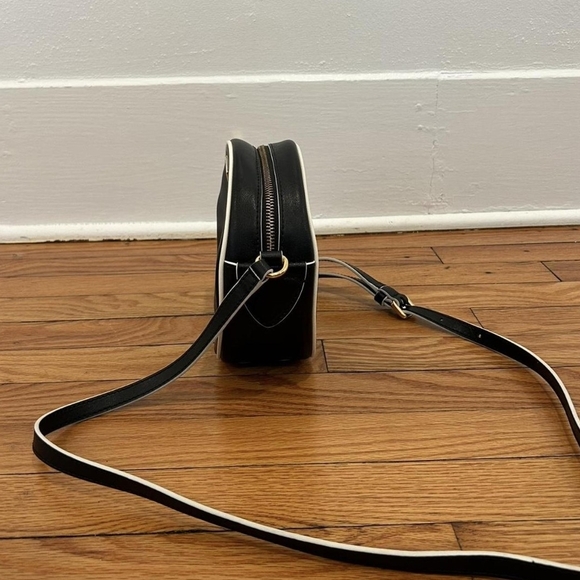 Marc Jacobs Round Crossbody Bag - Picture 3 of 7